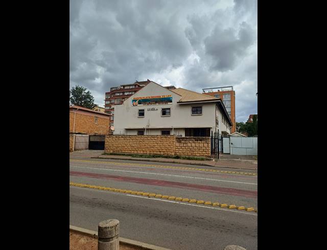 2,282M² SERVICED OFFICE FOR SALE IN ARCADIA